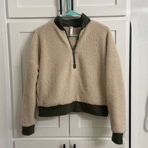 Fabletics cropped Sherpa pull over